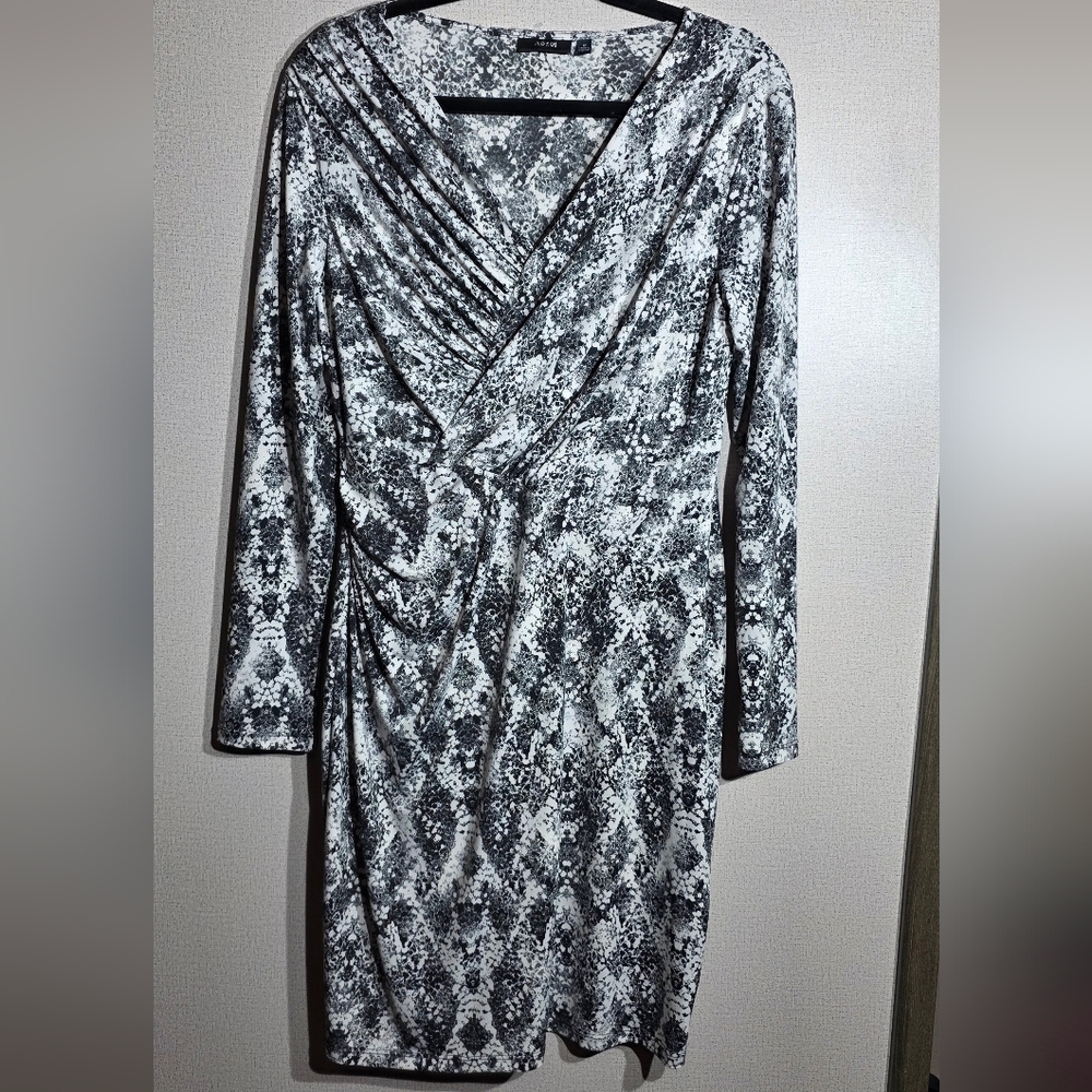 Apt. 9 Monochrome Long Sleeve Dress